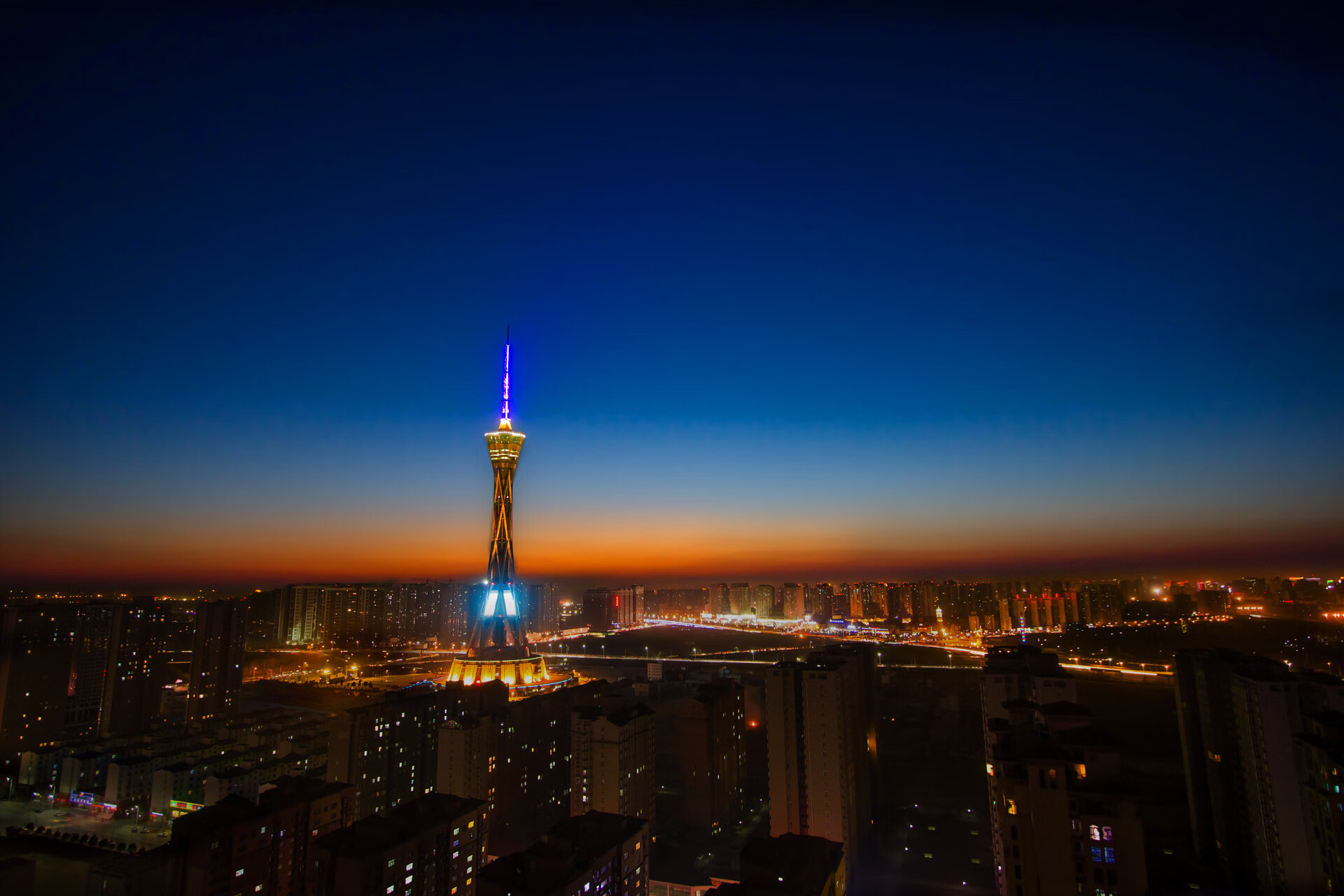 全国铁人三项团体赛激战正酣,铁人三项中国参赛选手