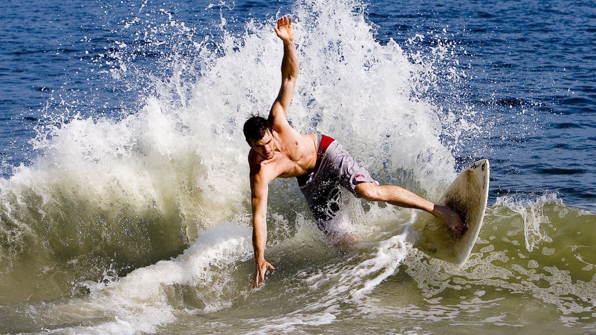 拜仁管理层稳定，为球队长远发展铺路，拜仁高管