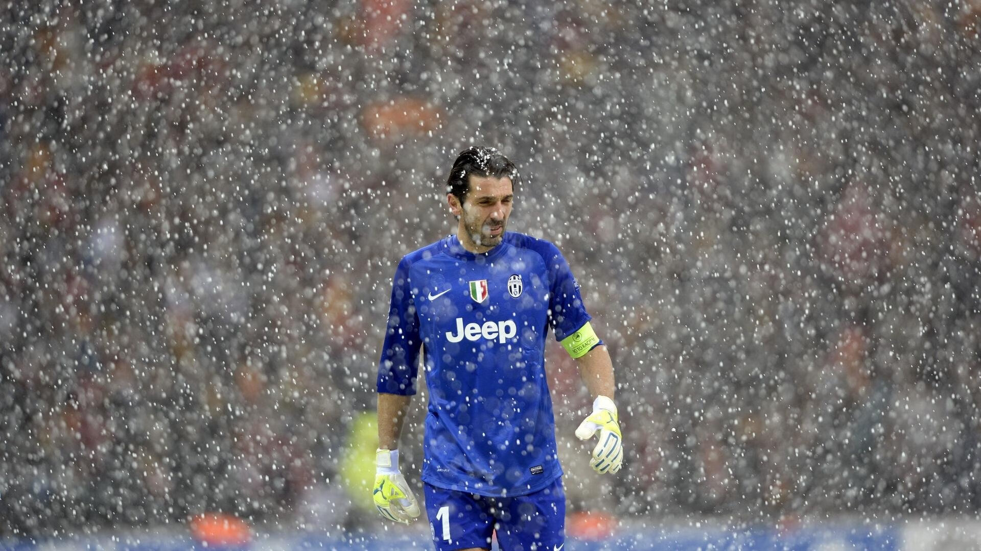 阿伦·斯密斯:以冷静思维指挥全黑队进攻,让比赛节奏变得流畅